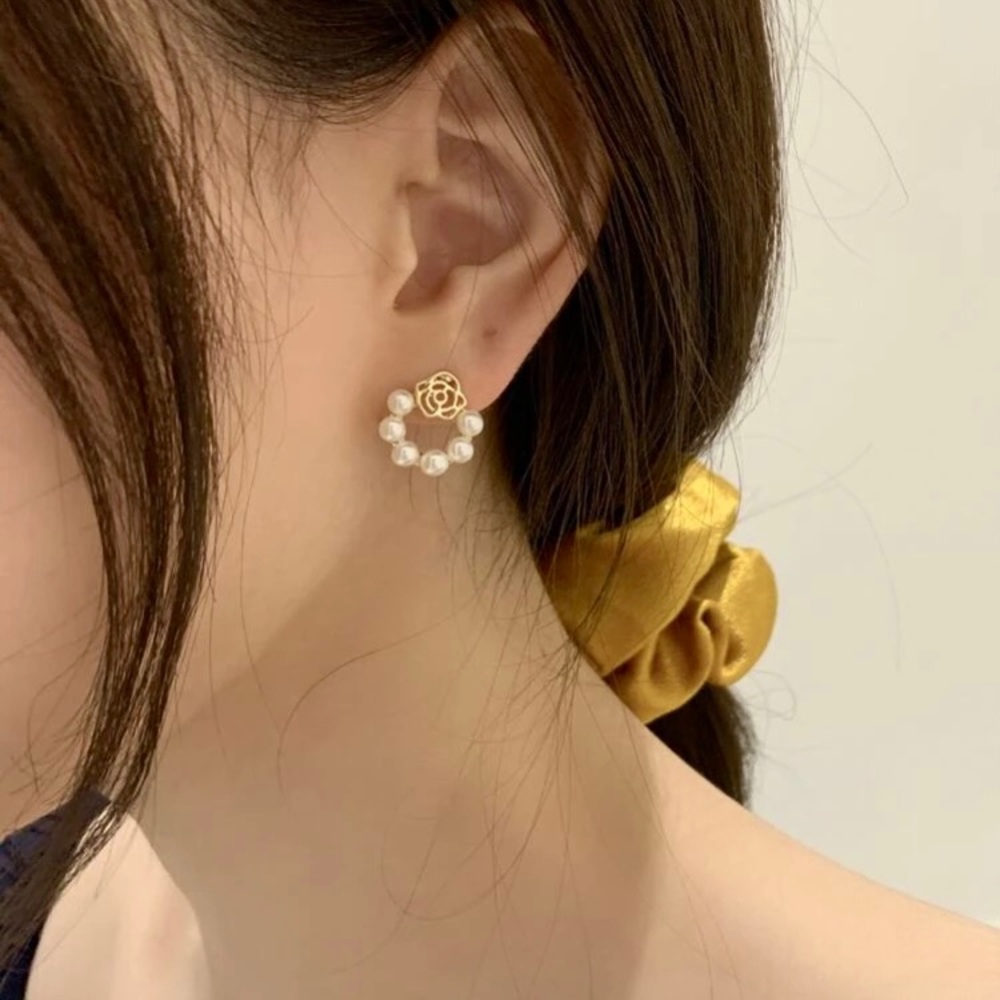 925 Sterling Silver Rose Pearl Stud Earrings